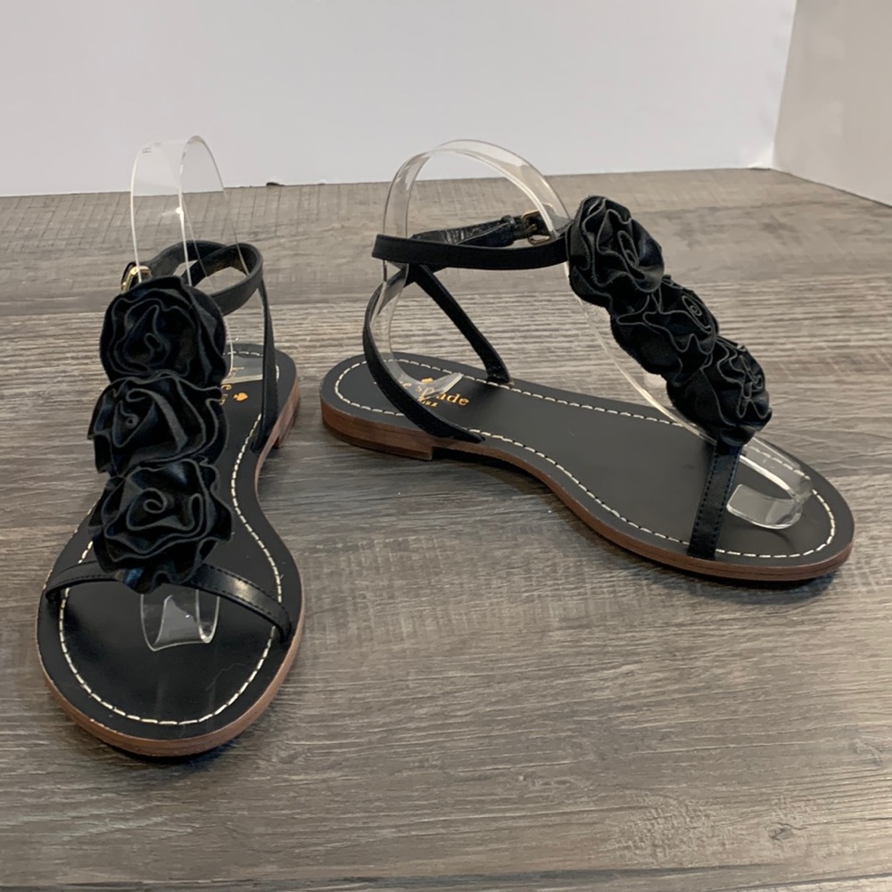 Kate Soade black leather floral sandals size 6 1/2